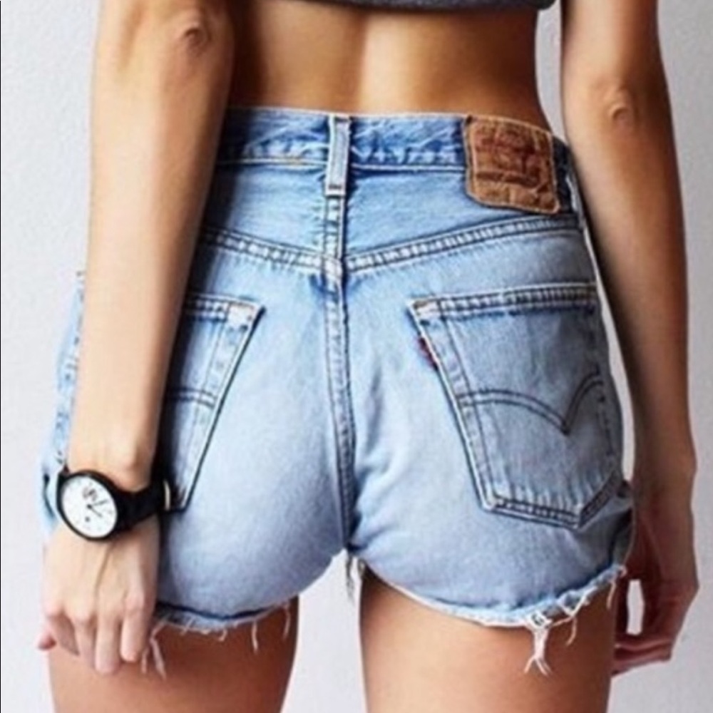 Cute Levi's Wedgie high waist denim shorts